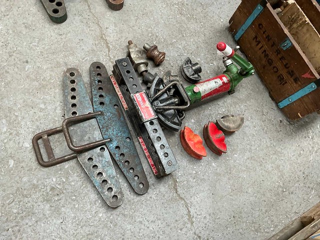 Ks tools 15t hand hydraulische buigmachine - afbeelding 3 van  10