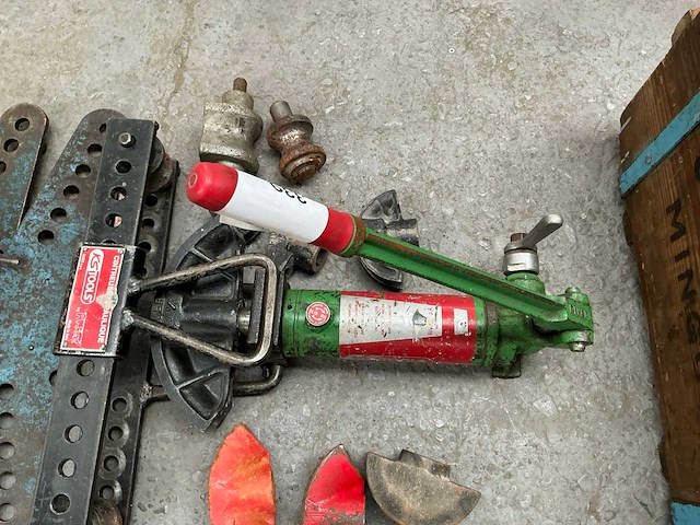 Ks tools 15t hand hydraulische buigmachine - afbeelding 4 van  10