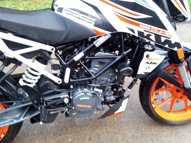 Ktm - 125 duke - afbeelding 7 van  13