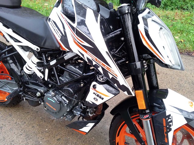 Ktm - 125 duke - afbeelding 8 van  13