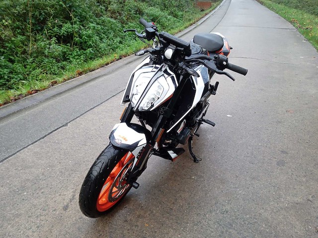 Ktm - 125 duke - afbeelding 9 van  13