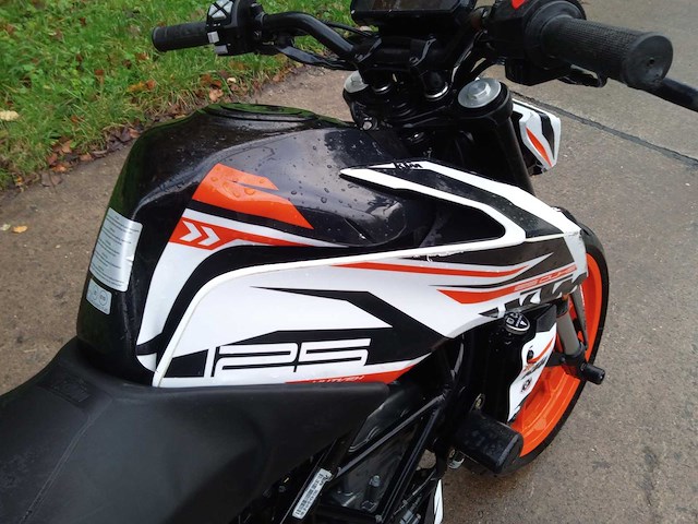Ktm - 125 duke - afbeelding 11 van  13