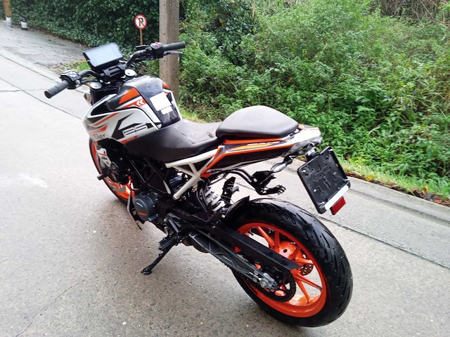 Ktm - 125 duke - afbeelding 13 van  13
