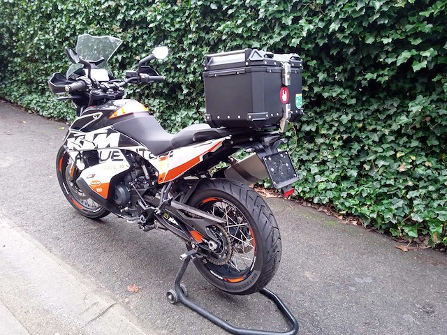 Ktm - adventure - motorfiets - afbeelding 5 van  9