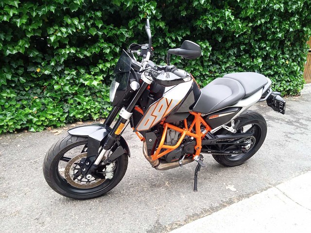 Ktm - duke 690 - motorfiets - afbeelding 4 van  9