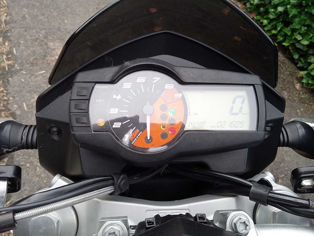 Ktm - duke 690 - motorfiets - afbeelding 5 van  9