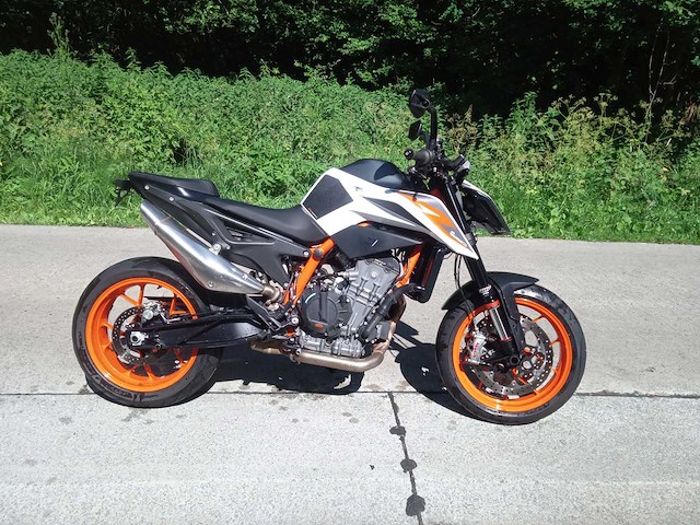 Ktm - duke 890 r - motorfiets - afbeelding 1 van  6