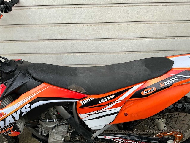Ktm 250 sx-f cross moto 4takt motorfiets - afbeelding 18 van  47