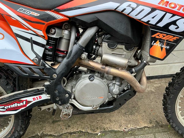 Ktm 250 sx-f cross moto 4takt motorfiets - afbeelding 27 van  47