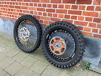 Ktm 6 days crosswielbanden - afbeelding 1 van  8