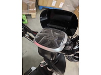 Kuba - elektrische scooter - afbeelding 3 van  6