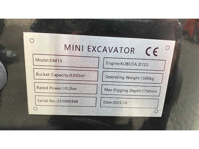 Kubota - 10-2025 - dm15 - minigraafmachine - afbeelding 2 van  21