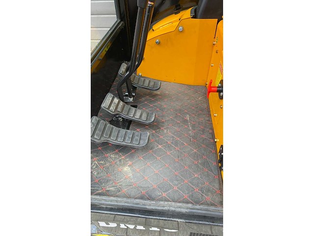 Kubota - 10-2025 - dm15 - minigraafmachine - afbeelding 9 van  21