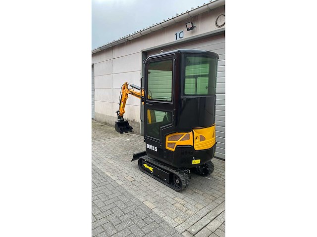 Kubota - 10-2025 - dm15 - minigraafmachine - afbeelding 17 van  21