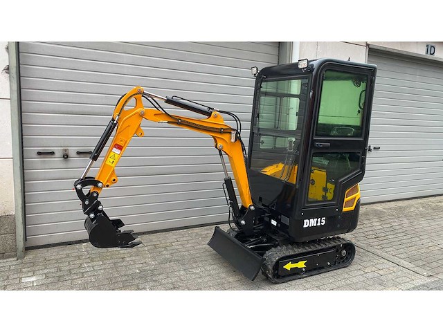 Kubota - 10-2025 - dm15 - minigraafmachine - afbeelding 19 van  21