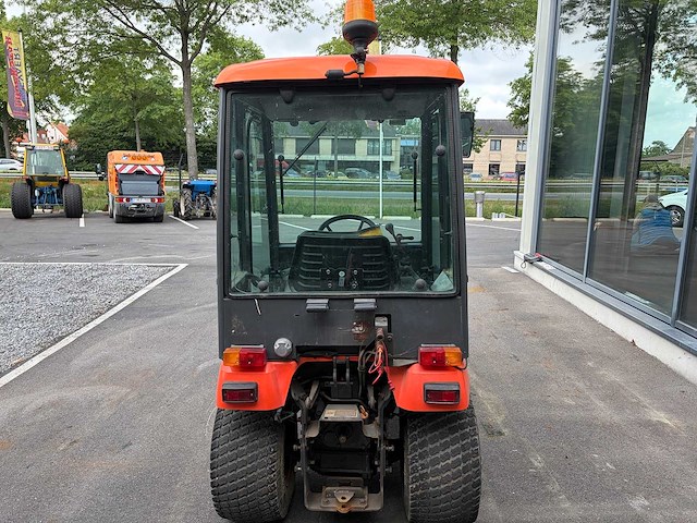Kubota - 2003 - bx2350 - vierwielaangedreven landbouwtractor - afbeelding 12 van  15