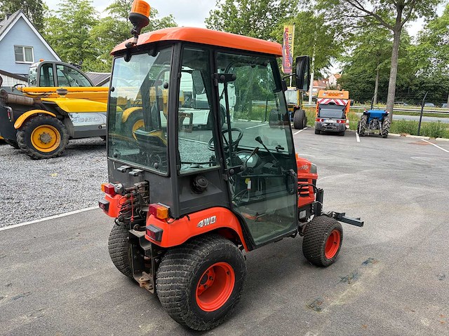 Kubota - 2003 - bx2350 - vierwielaangedreven landbouwtractor - afbeelding 9 van  10