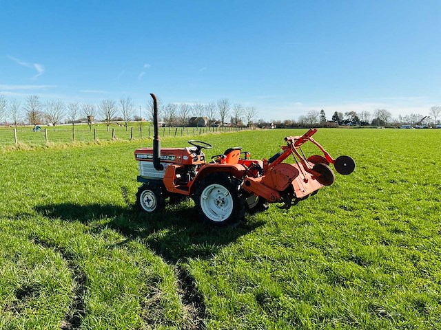 Kubota - b1502 - kubota b1502-m compact tractor - afbeelding 12 van  16