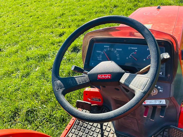 Kubota - gt-5 - kubota gt-5 compact tractor 4wd - afbeelding 4 van  15