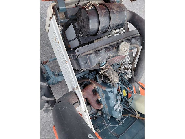 Kubota - gt26 - mini tractor 4 wd - afbeelding 15 van  15