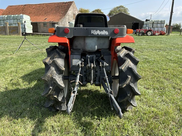 Kubota aste a175 vierwielaangedreven minitractor - afbeelding 17 van  20