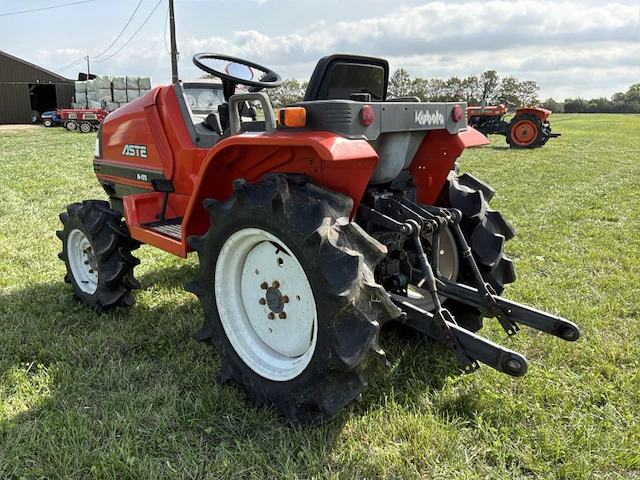 Kubota aste a175 vierwielaangedreven minitractor - afbeelding 18 van  20