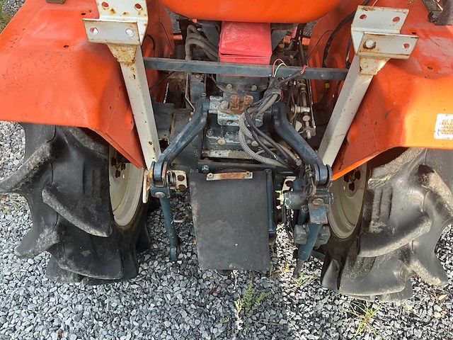 Kubota b1402-m - minitractor - afbeelding 6 van  12