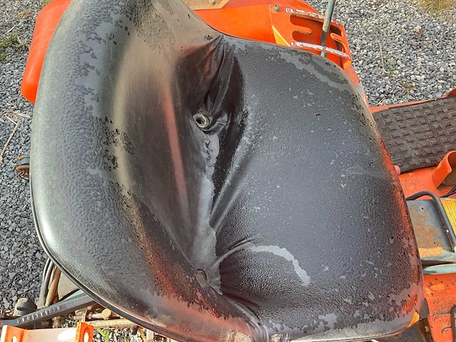Kubota b1402-m - minitractor - afbeelding 9 van  12