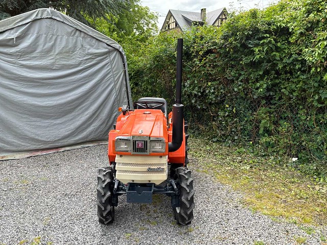 Kubota b1502 4wd landbouwtractor - afbeelding 9 van  16