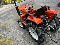 Kubota b1502 4wd landbouwtractor - afbeelding 11 van  16