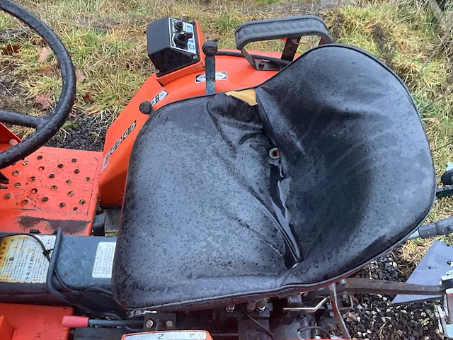 Kubota b1502-m met ploeg - afbeelding 6 van  18