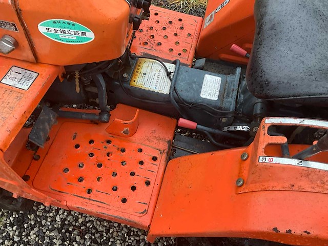 Kubota b1502-m met ploeg - afbeelding 7 van  18