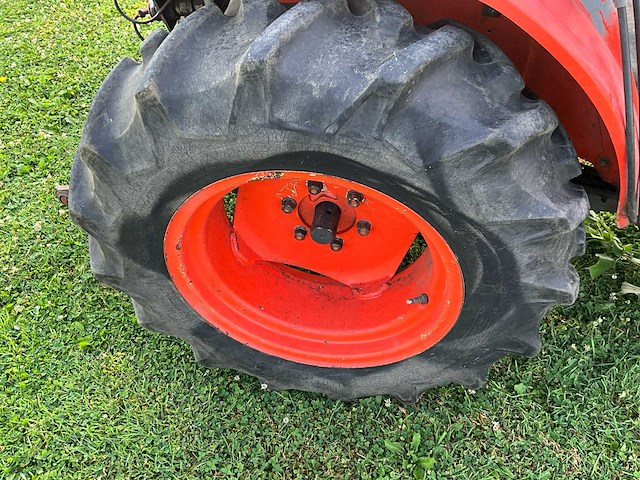 Kubota b2400 cochet tractor hydrostaat (4x4) - afbeelding 2 van  10