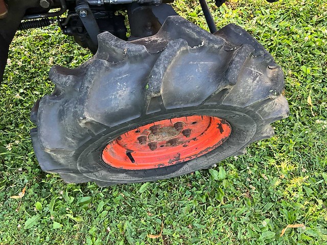 Kubota b2400 cochet tractor hydrostaat (4x4) - afbeelding 3 van  10
