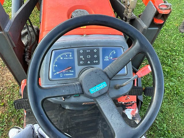 Kubota b2400 cochet tractor hydrostaat (4x4) - afbeelding 8 van  10