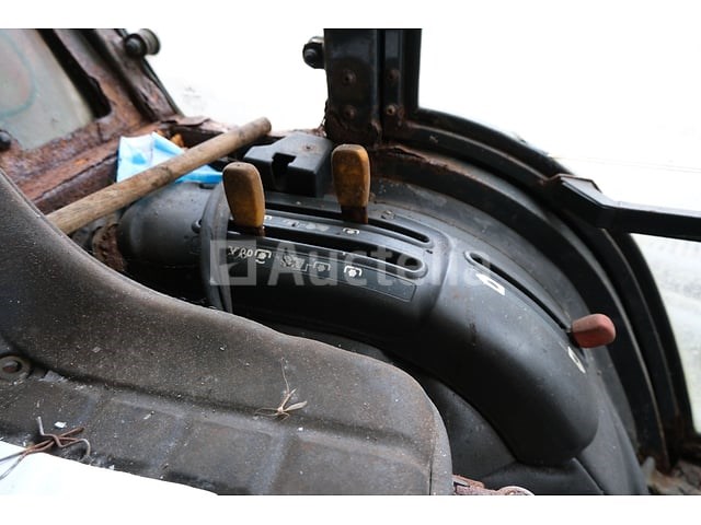 Kubota b2400d mini landbouwtractor (voor onderdelen) (vin: b2400d60351) - afbeelding 6 van  24