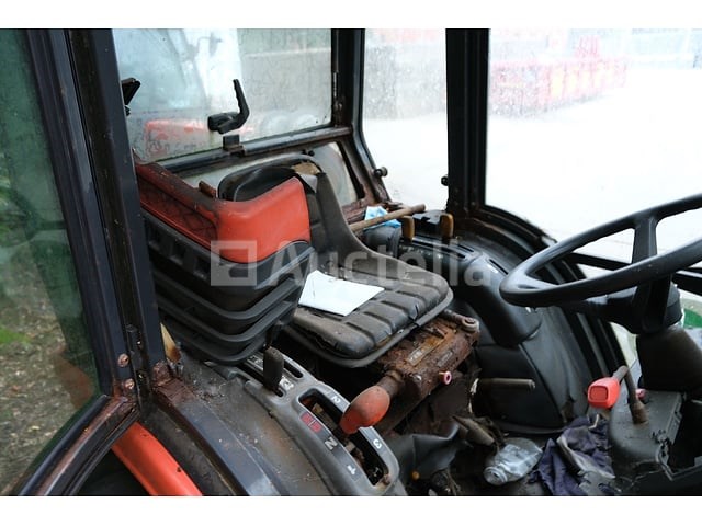 Kubota b2400d mini landbouwtractor (voor onderdelen) (vin: b2400d60351) - afbeelding 9 van  24