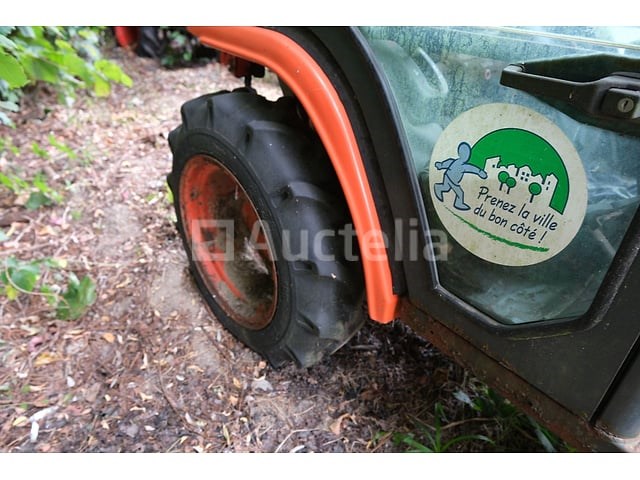 Kubota b2400d mini landbouwtractor (voor onderdelen) (vin: b2400d60351) - afbeelding 10 van  24