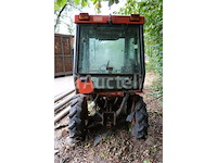 Kubota b2400d mini landbouwtractor (voor onderdelen) (vin: b2400d60351) - afbeelding 18 van  24