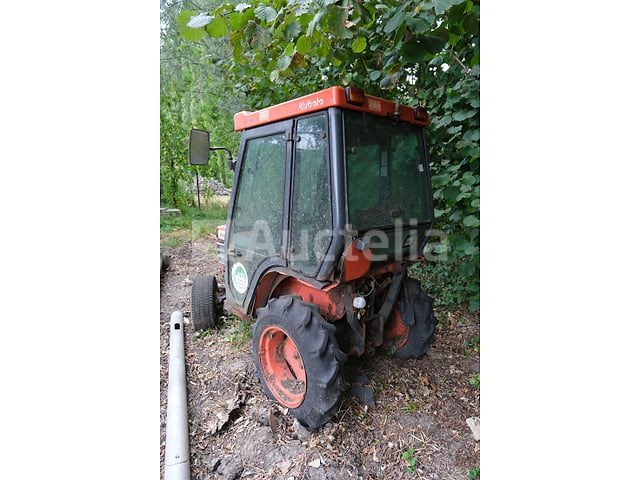 Kubota b2400d mini landbouwtractor (voor onderdelen) (vin: b2400d60351) - afbeelding 21 van  24