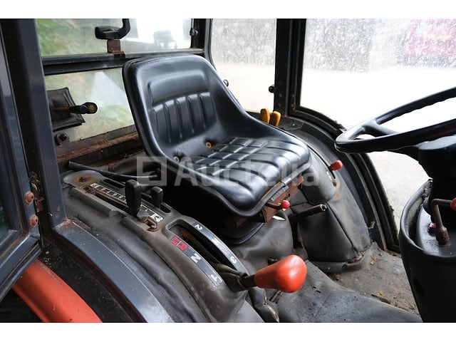 Kubota b2400d mini landbouwtractor (voor onderdelen)(vin:b2400d60510) - afbeelding 16 van  24
