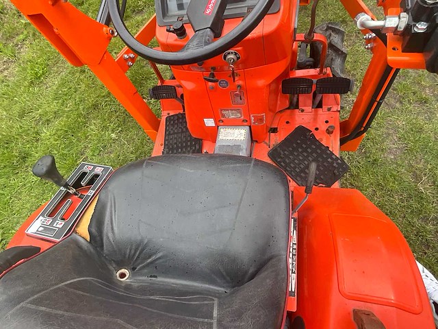 Kubota b40-4wd dieseltractor + katana b-40 frontlader - afbeelding 1 van  3