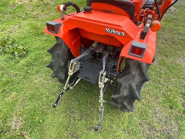 Kubota b40-4wd dieseltractor + katana b-40 frontlader - afbeelding 3 van  3