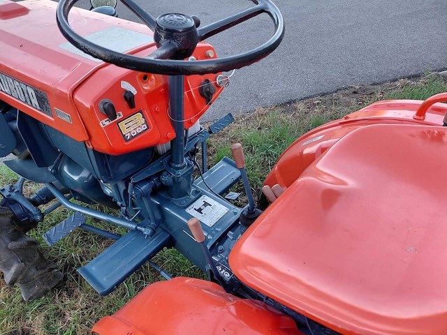 Kubota b7000 minitractor + grondfrees - afbeelding 4 van  20