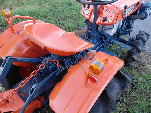 Kubota b7000 minitractor + grondfrees - afbeelding 6 van  20