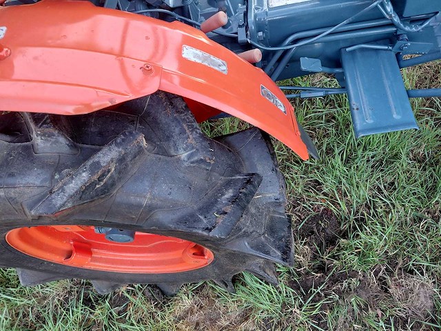 Kubota b7000 minitractor + grondfrees - afbeelding 19 van  20