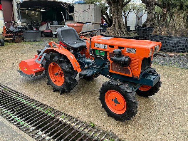 Kubota b7001 minitractor - afbeelding 18 van  20