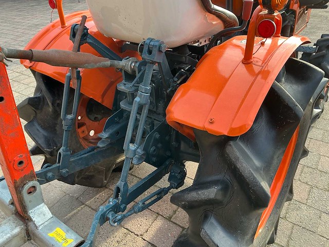 Kubota b7001 minitractor - afbeelding 6 van  18