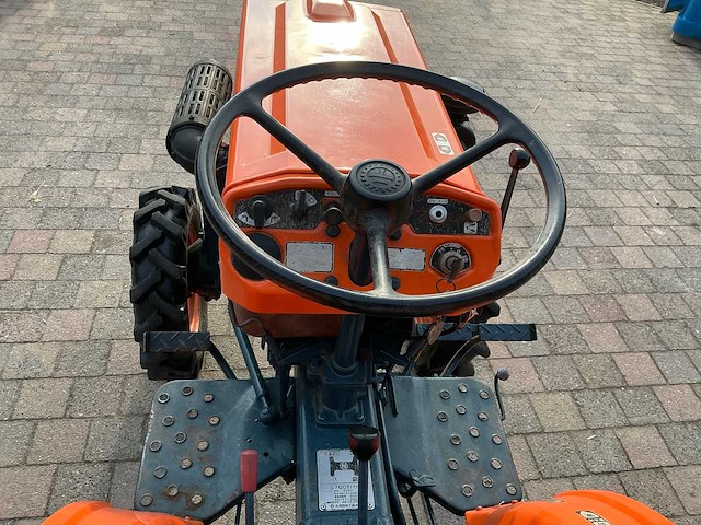 Kubota b7001 minitractor - afbeelding 8 van  18