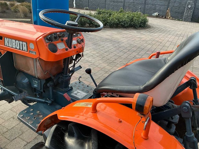 Kubota b7001 minitractor - afbeelding 9 van  18